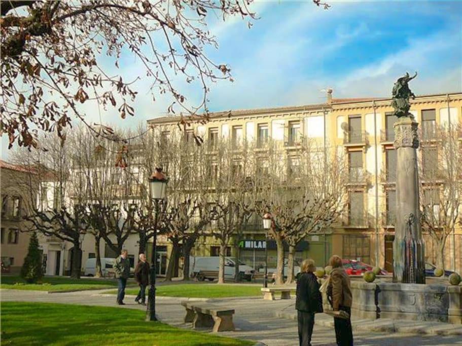 Casa Ramona Apartamento De Pueblo Con Patio En El Centro De Sant Joan Sant Joan de les Abadesses Exterior photo